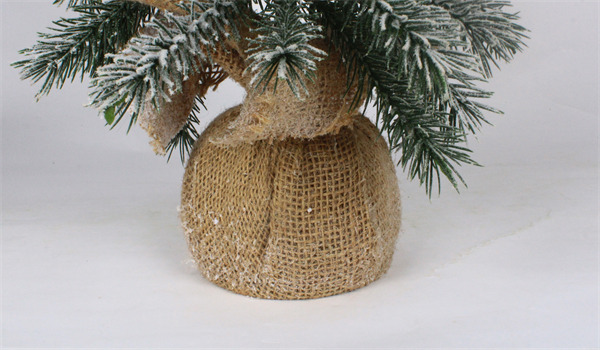 Small Christmas Decorations with Burlap Wooden Base