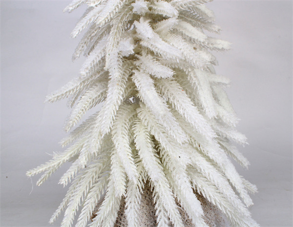 White Christmas Decorations in Jute Base Snow Finish