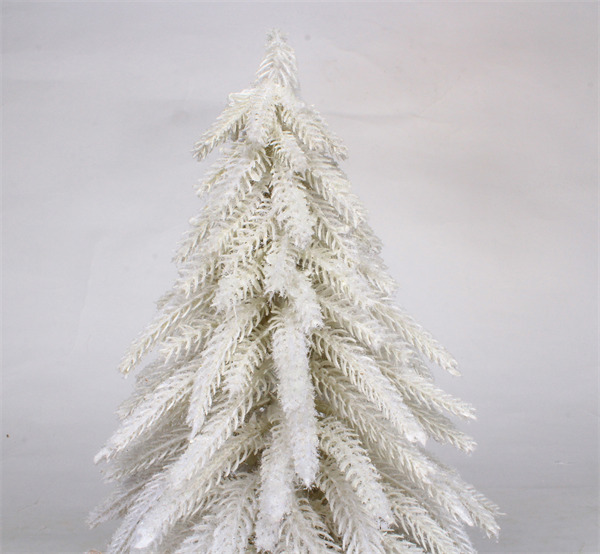 White Christmas Decorations in Jute Base Ice Finish