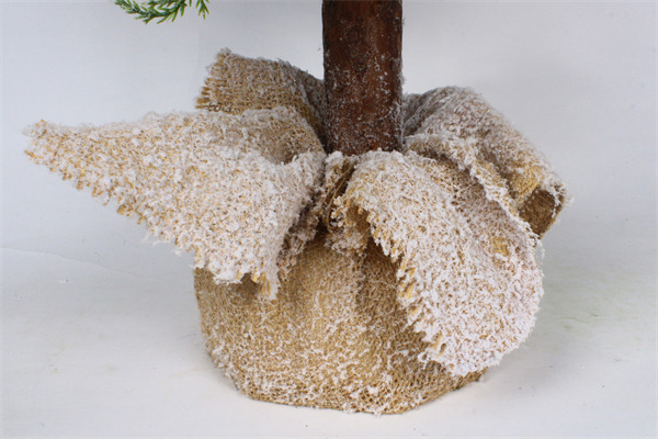 Christmas Decorations with Linen Base