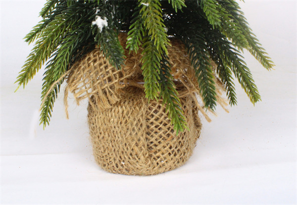 Christmas Decorations with Burlap Wooden Base