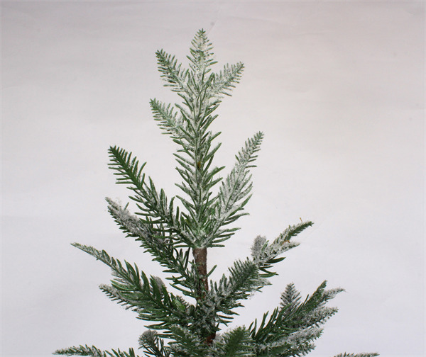 Small Christmas Decorations in Paper Pot Ice Finish