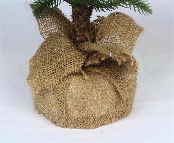 Small Christmas Decorations in Burlap base green finish