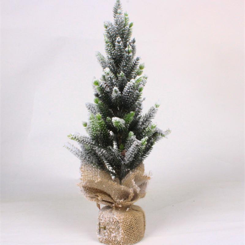 Small Christmas Decorations with Linen Base