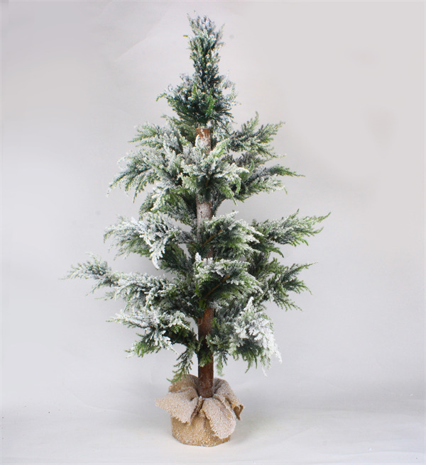 Christmas Decorations with Linen Base.jpg